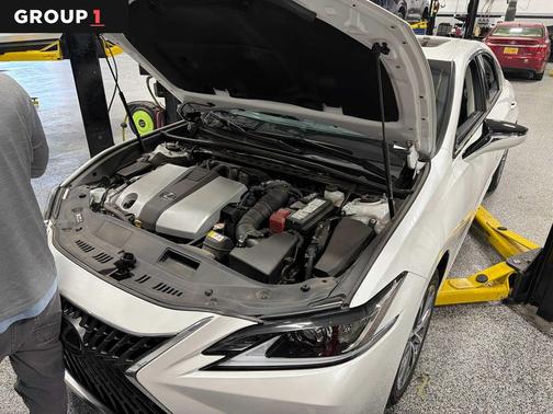 Eminent White Pearl 2025 Lexus ES 350 Base
