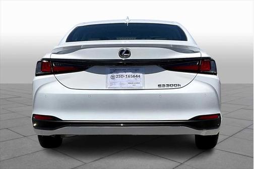 2025 Lexus ES 300h F SPORT Design