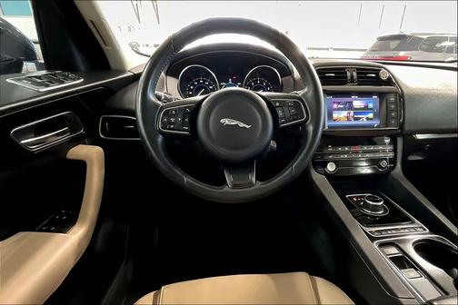 2017 Jaguar F-PACE 35t Premium
