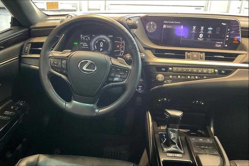 2021 Lexus ES 300h Base