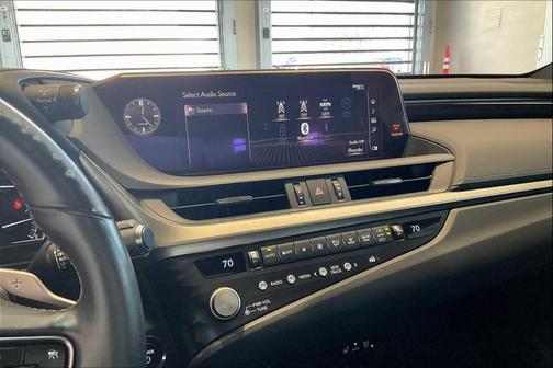 2021 Lexus ES 300h Base