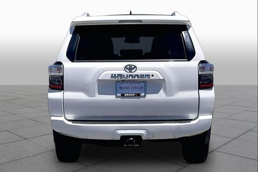 Super White 2018 Toyota 4Runner SR5