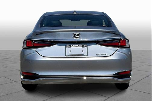 2025 Lexus ES 300h Base