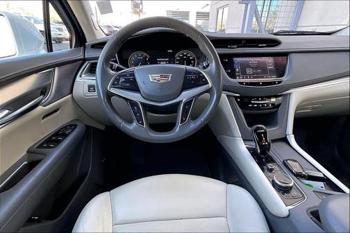 2020 Cadillac XT5 Premium Luxury
