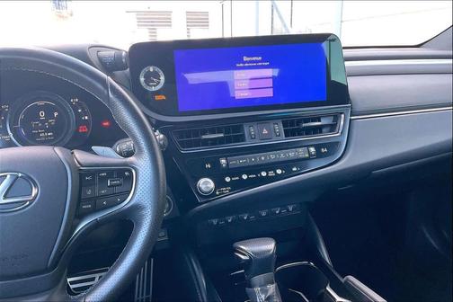 2024 Lexus ES 300h F SPORT Handling