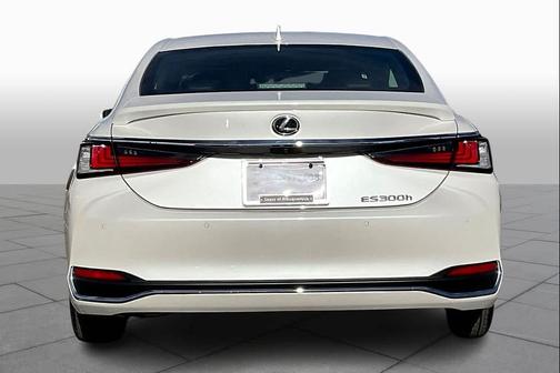 2025 Lexus ES 300h Base