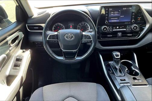 2020 Toyota Highlander LE