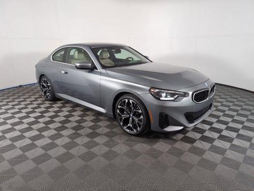 2025 BMW 230 i