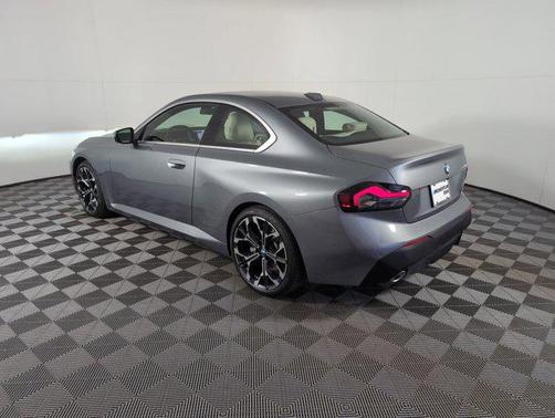 2025 BMW 230 i