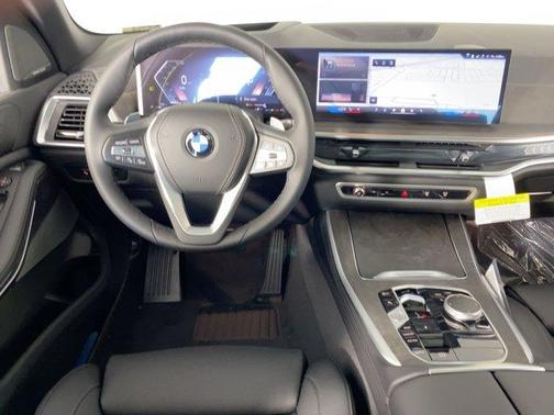 Mineral White Metallic 2026 BMW X5 sDrive40i