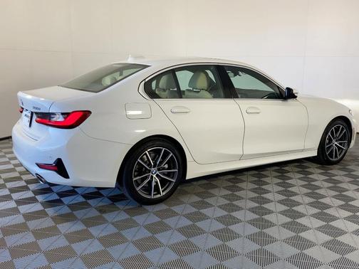 2020 BMW 330 i