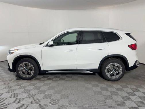 Alpine White 2026 BMW X1 xDrive28i