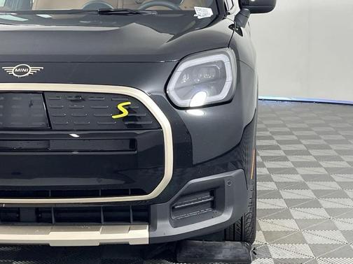 2025 MINI Countryman Base