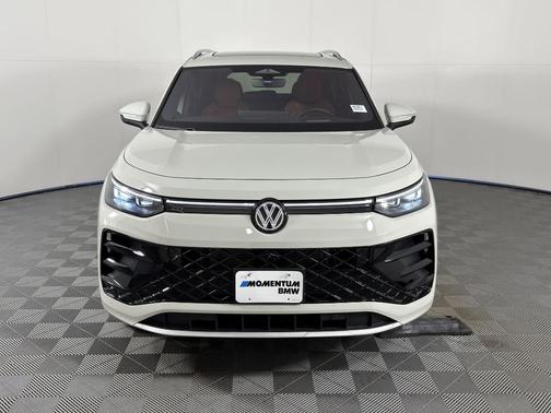 2025 Volkswagen Tiguan 2.0T SEL R-Line