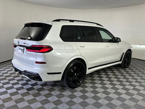 2025 BMW X7 M60i