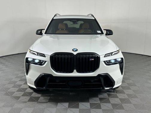 2025 BMW X7 M60i