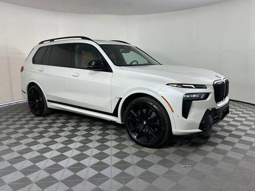 2025 BMW X7 M60i