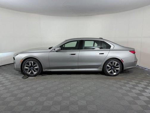 Space Silver 2026 BMW i7 EDrive50