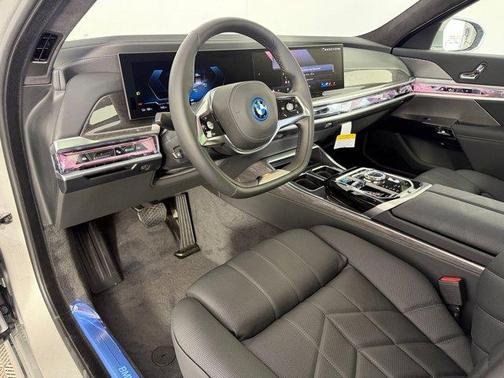 Space Silver 2026 BMW i7 EDrive50