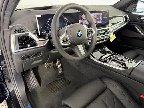 Black Sapphire Metallic 2026 BMW X7 xDrive40i