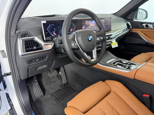 Mineral White Metallic 2026 BMW X5 sDrive40i