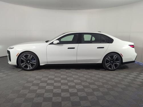 2026 BMW 740 i