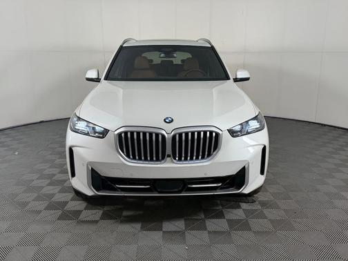 Mineral White Metallic 2026 BMW X5 sDrive40i