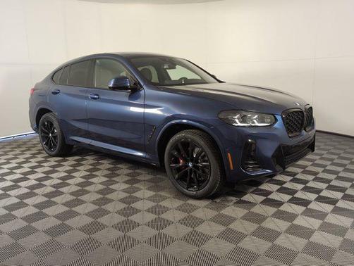 2025 BMW X4 xDrive30i