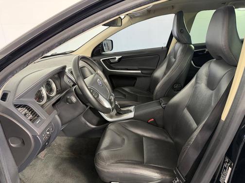 Black Stone 2013 Volvo XC60 3.2 Premier