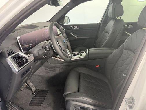 Mineral White Metallic 2026 BMW X5 sDrive40i