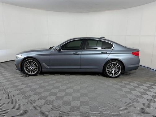 Bluestone Metallic 2019 BMW 530 i