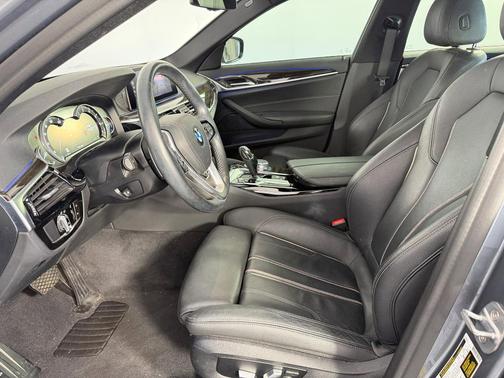 Bluestone Metallic 2019 BMW 530 i