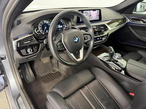 Bluestone Metallic 2019 BMW 530 i