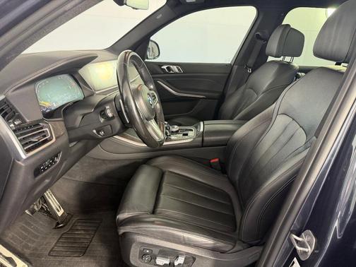 Metallic 2022 BMW X5 sDrive40i