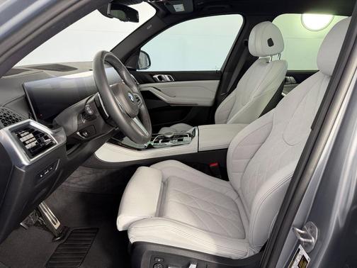 Pure 2025 BMW X5 sDrive40i