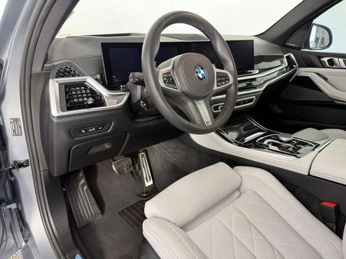 Pure 2025 BMW X5 sDrive40i