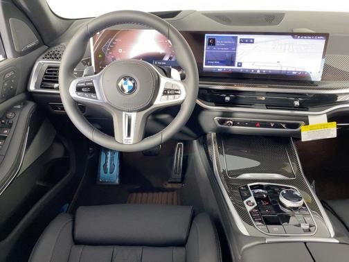 2026 BMW X7 M60i