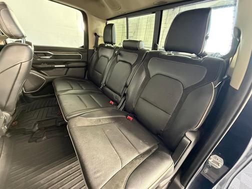 Patriot Blue Pearlcoat 2019 RAM 1500 Laramie