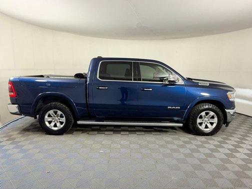 Patriot Blue Pearlcoat 2019 RAM 1500 Laramie