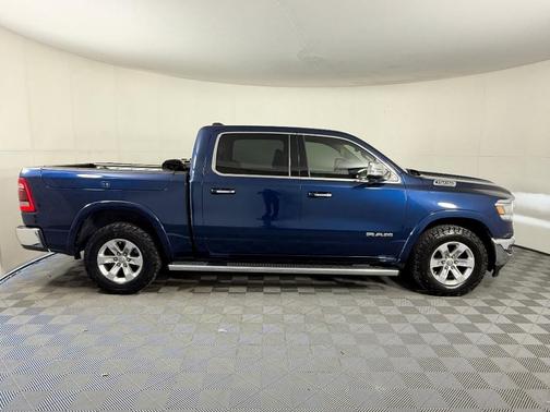 Patriot Blue Pearlcoat 2019 RAM 1500 Laramie