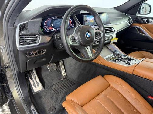Manhattan Green Metallic 2022 BMW X6 xDrive40i