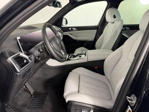 Black Sapphire Metallic 2026 BMW X5 sDrive40i