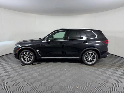 Black Sapphire Metallic 2026 BMW X5 sDrive40i