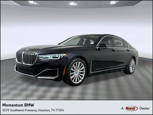 2022 BMW 740 i