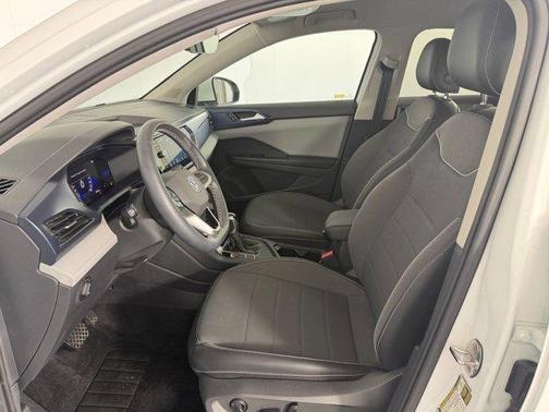Pure White 2023 Volkswagen Taos 1.5T SE