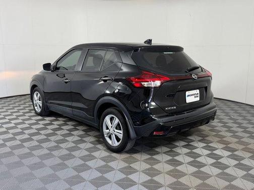 Super Black 2021 Nissan Kicks S