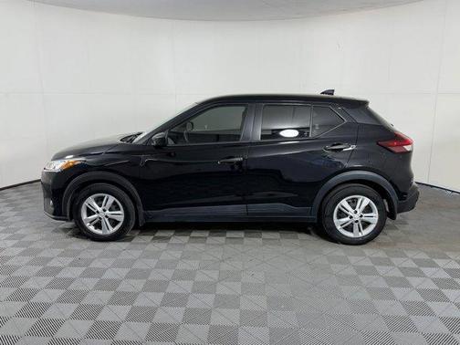 Super Black 2021 Nissan Kicks S