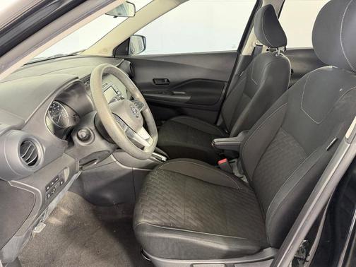 Super Black 2021 Nissan Kicks S