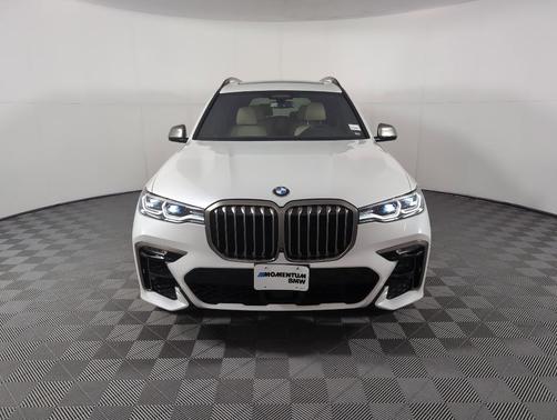 2022 BMW X7 M50i