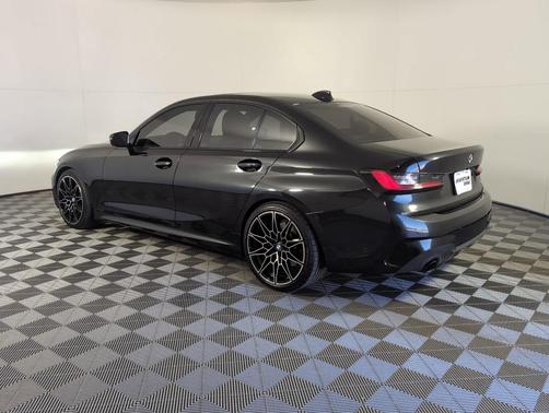 2019 BMW 330 i